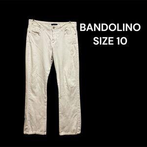 BANDOLINO WHITE JEANS IN SIZE 10 VERY GENTLY WORN